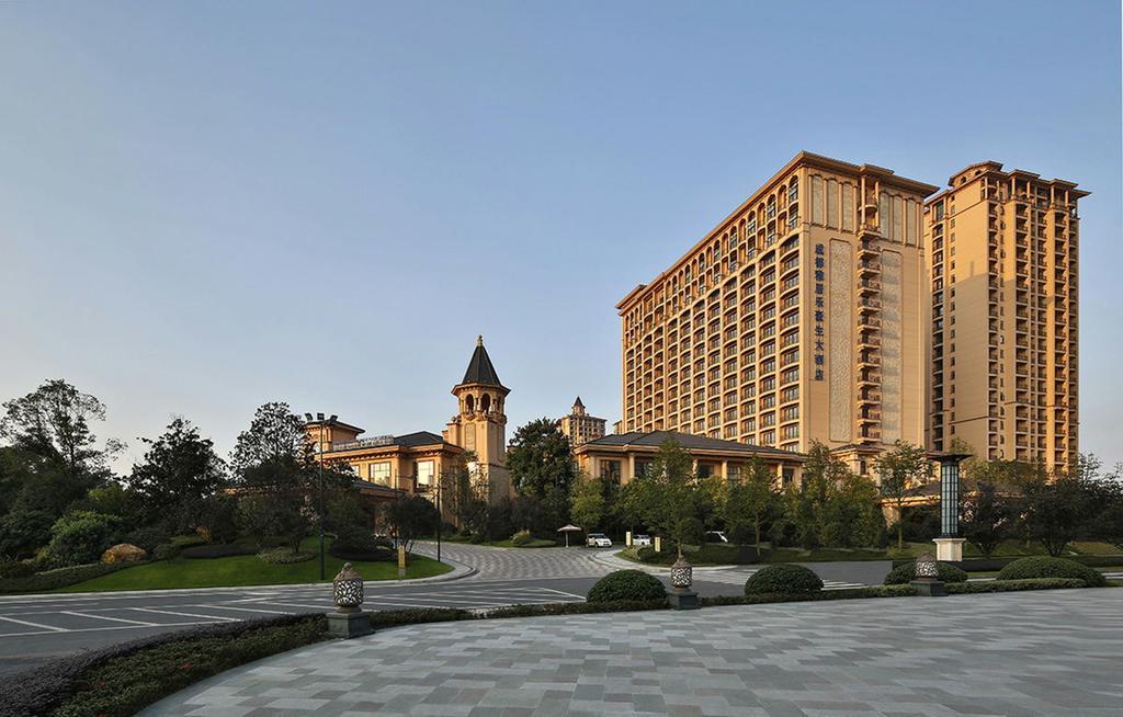Howard Johnson Agile Plaza Chengdu Bagian luar foto