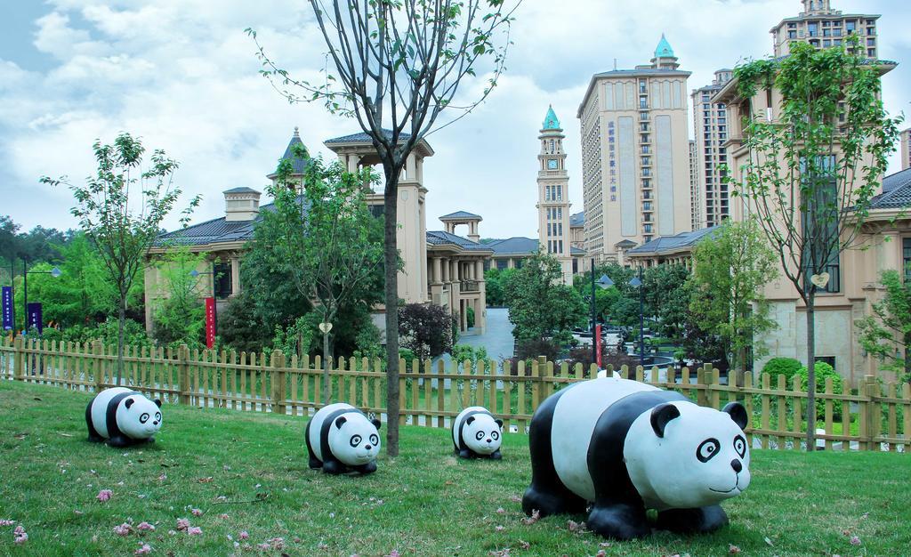 Howard Johnson Agile Plaza Chengdu Bagian luar foto