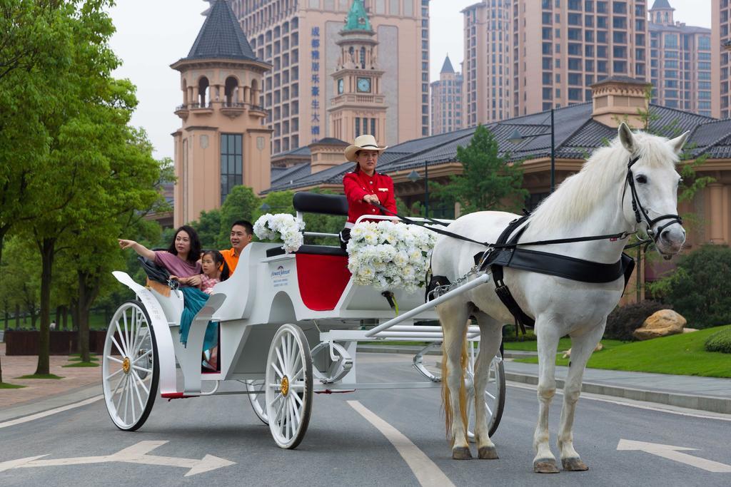 Howard Johnson Agile Plaza Chengdu Bagian luar foto