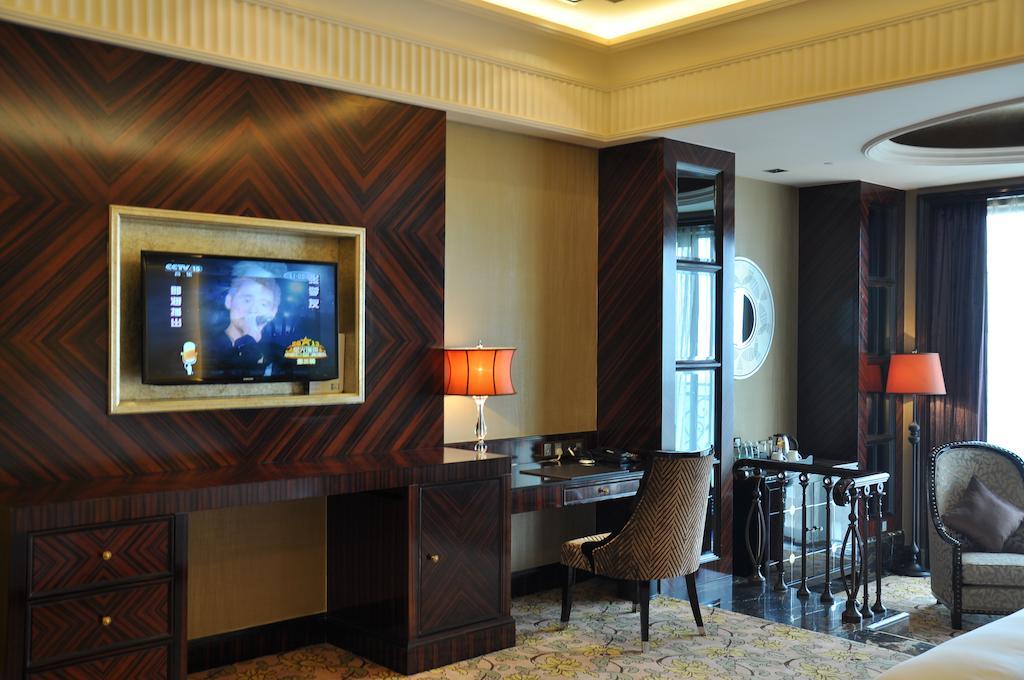 Howard Johnson Agile Plaza Chengdu Bagian luar foto