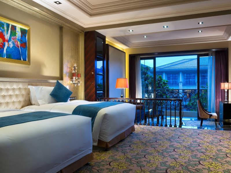 Howard Johnson Agile Plaza Chengdu Bagian luar foto