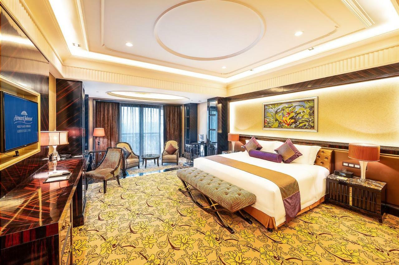 Howard Johnson Agile Plaza Chengdu Bagian luar foto