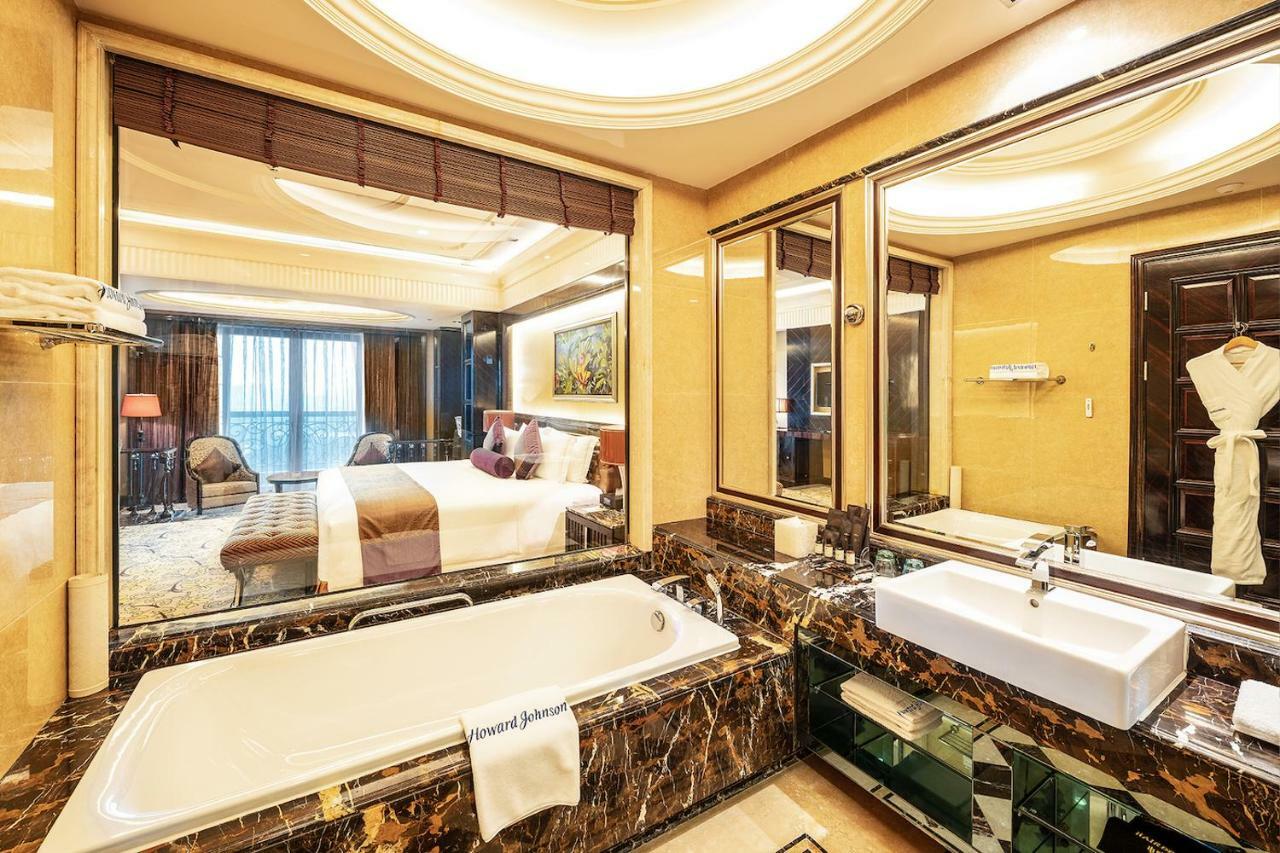 Howard Johnson Agile Plaza Chengdu Bagian luar foto